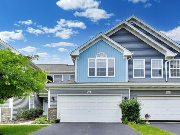 312 E TALL OAKS Lane , Itasca, IL 60143
