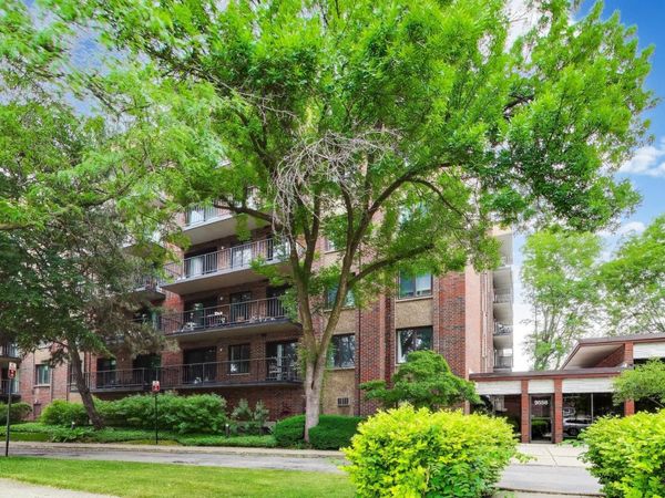 9558 Gross Point Road , Unit A605, Skokie, IL 60076