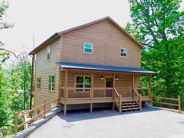 1704 Bear View Rd, Sevierville, TN 37876