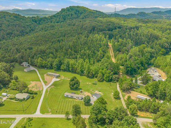 286 JD Farms Rd, Tellico Plains, TN 37385