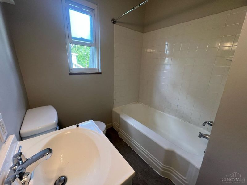 1401 beech, Cincinnati, OH 45205 Photo 5