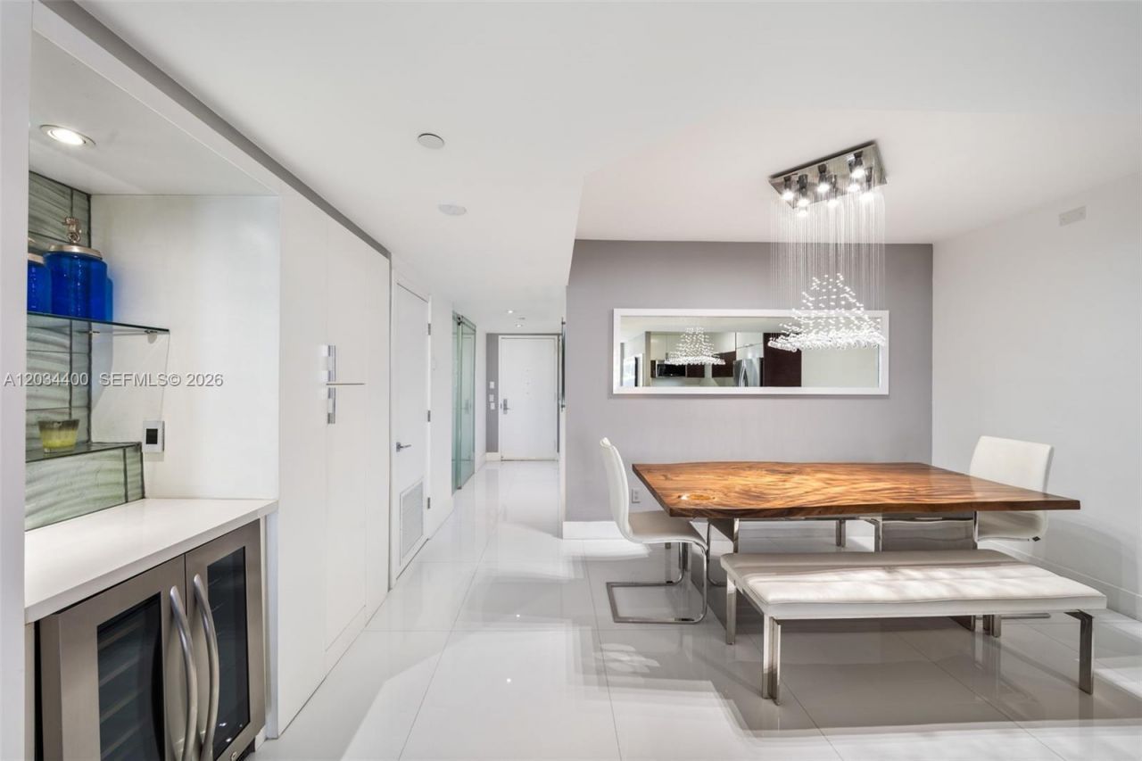 4779 Collins Ave, Unit 2604, Miami Beach, FL 33140 Photo