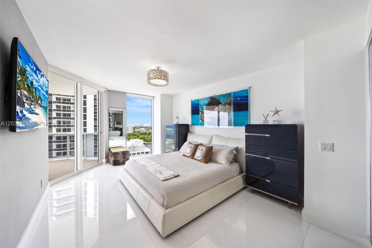 4779 Collins Ave, Unit 2604, Miami Beach, FL 33140 Photo