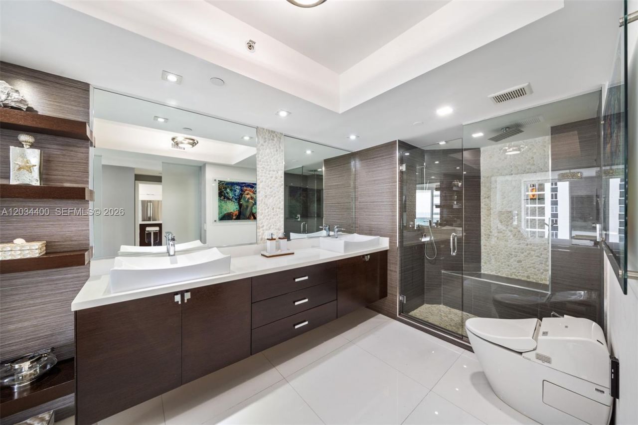 4779 Collins Ave, Unit 2604, Miami Beach, FL 33140 Photo