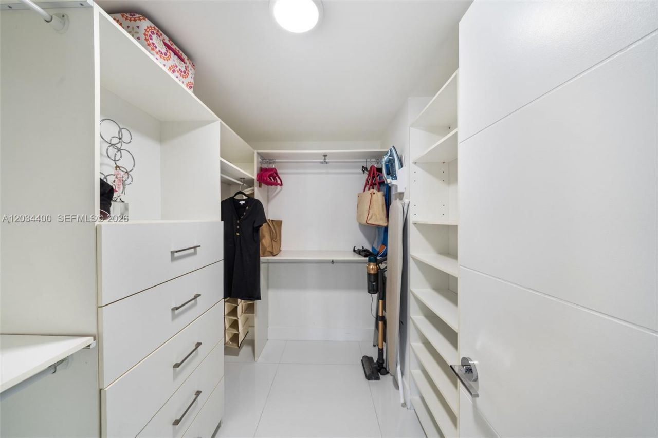 4779 Collins Ave, Unit 2604, Miami Beach, FL 33140 Photo