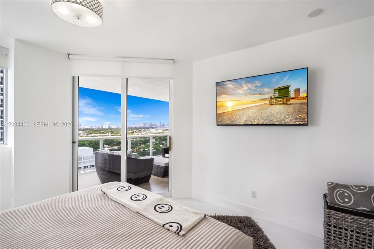 4779 Collins Ave, Unit 2604, Miami Beach, FL 33140 Photo