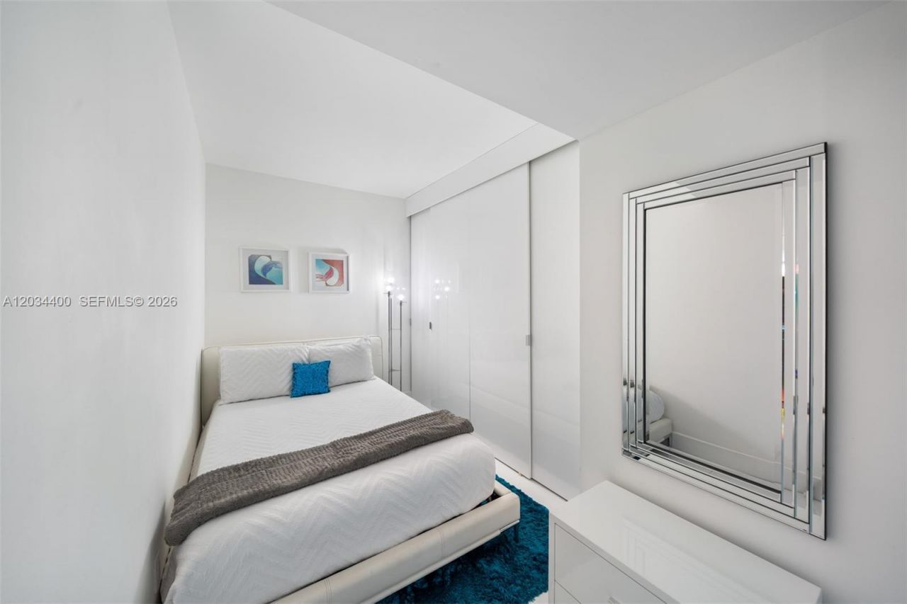 4779 Collins Ave, Unit 2604, Miami Beach, FL 33140 Photo