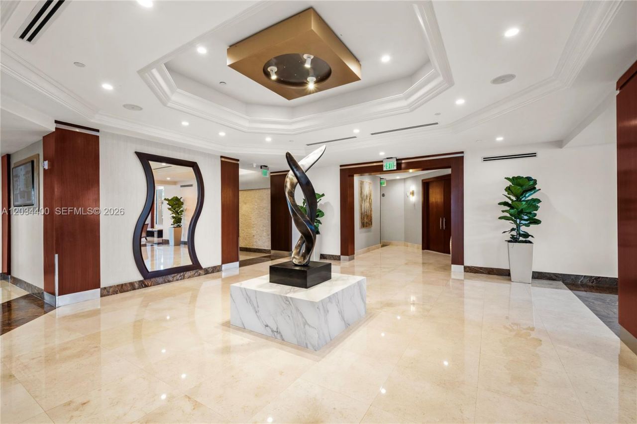 4779 Collins Ave, Unit 2604, Miami Beach, FL 33140 Photo