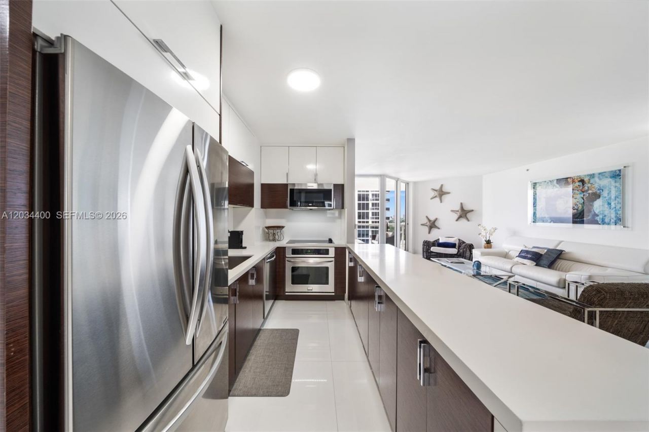 4779 Collins Ave, Unit 2604, Miami Beach, FL 33140 Photo