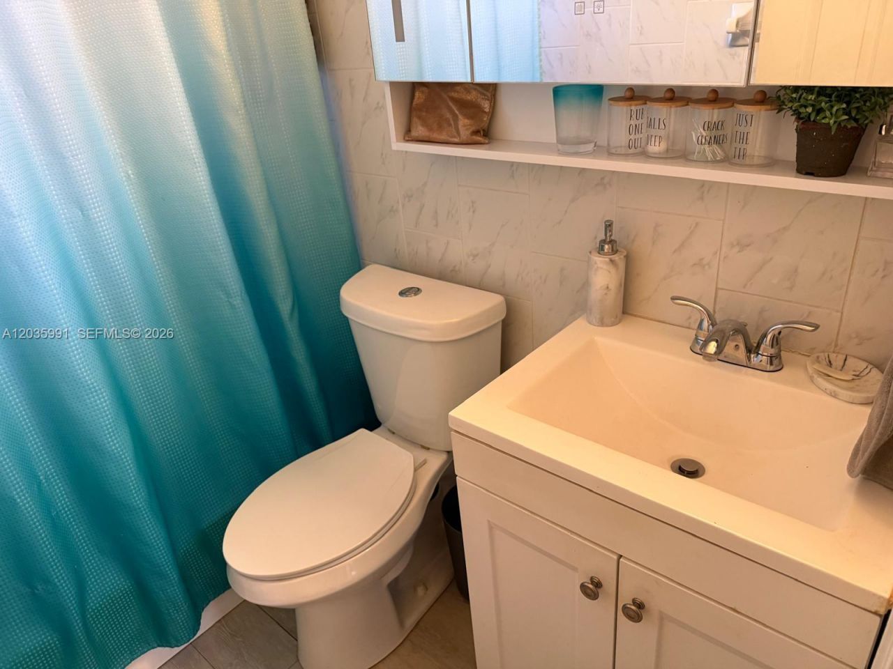 917 NE 10th St, Hallandale Beach, FL 33009 Photo