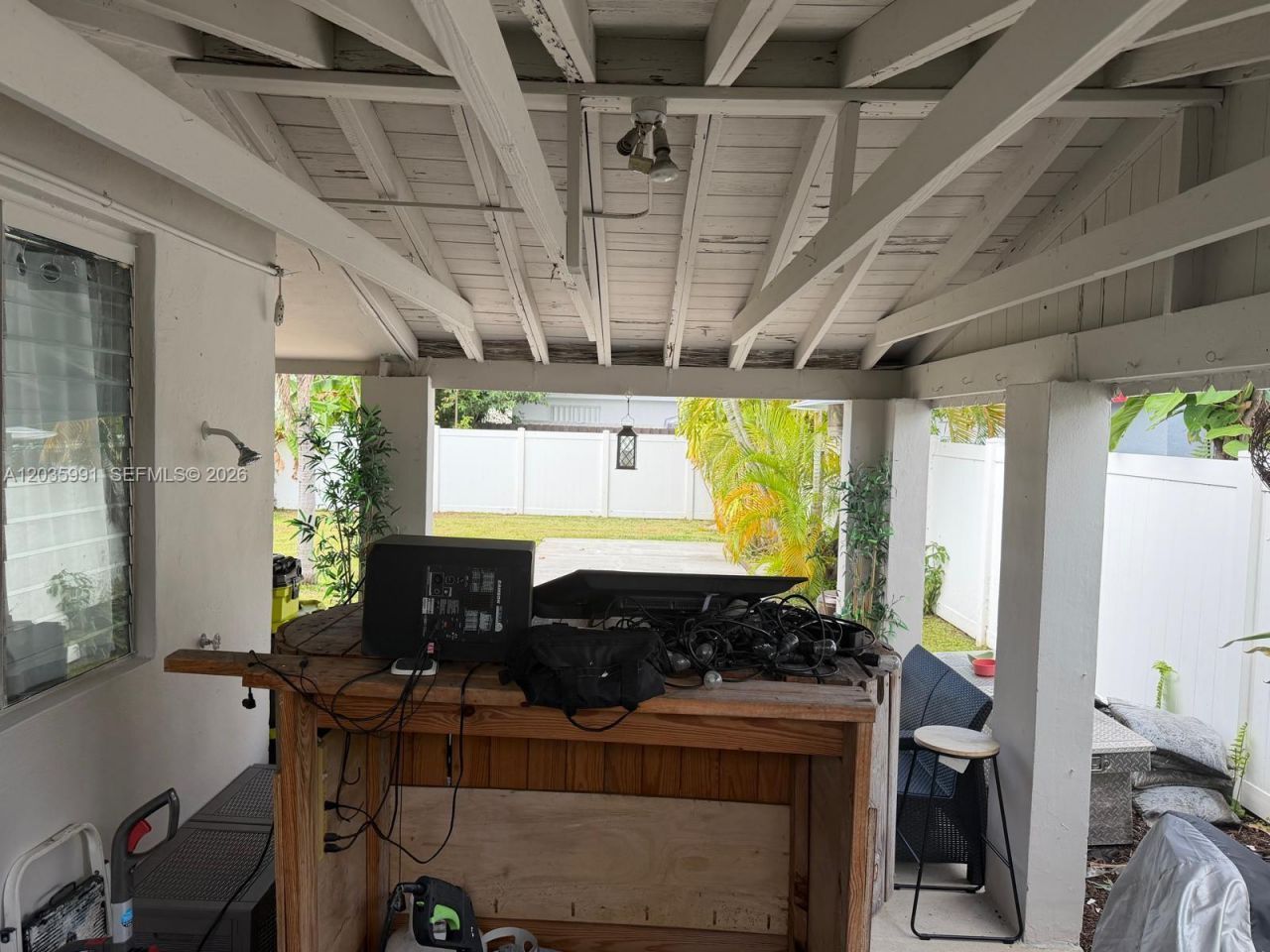 917 NE 10th St, Hallandale Beach, FL 33009 Photo