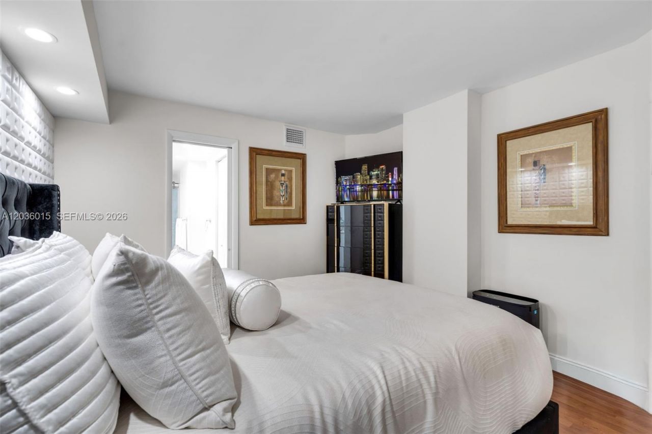 18151 NE 31st Ct , Unit PH205, Aventura, FL 33160 Photo
