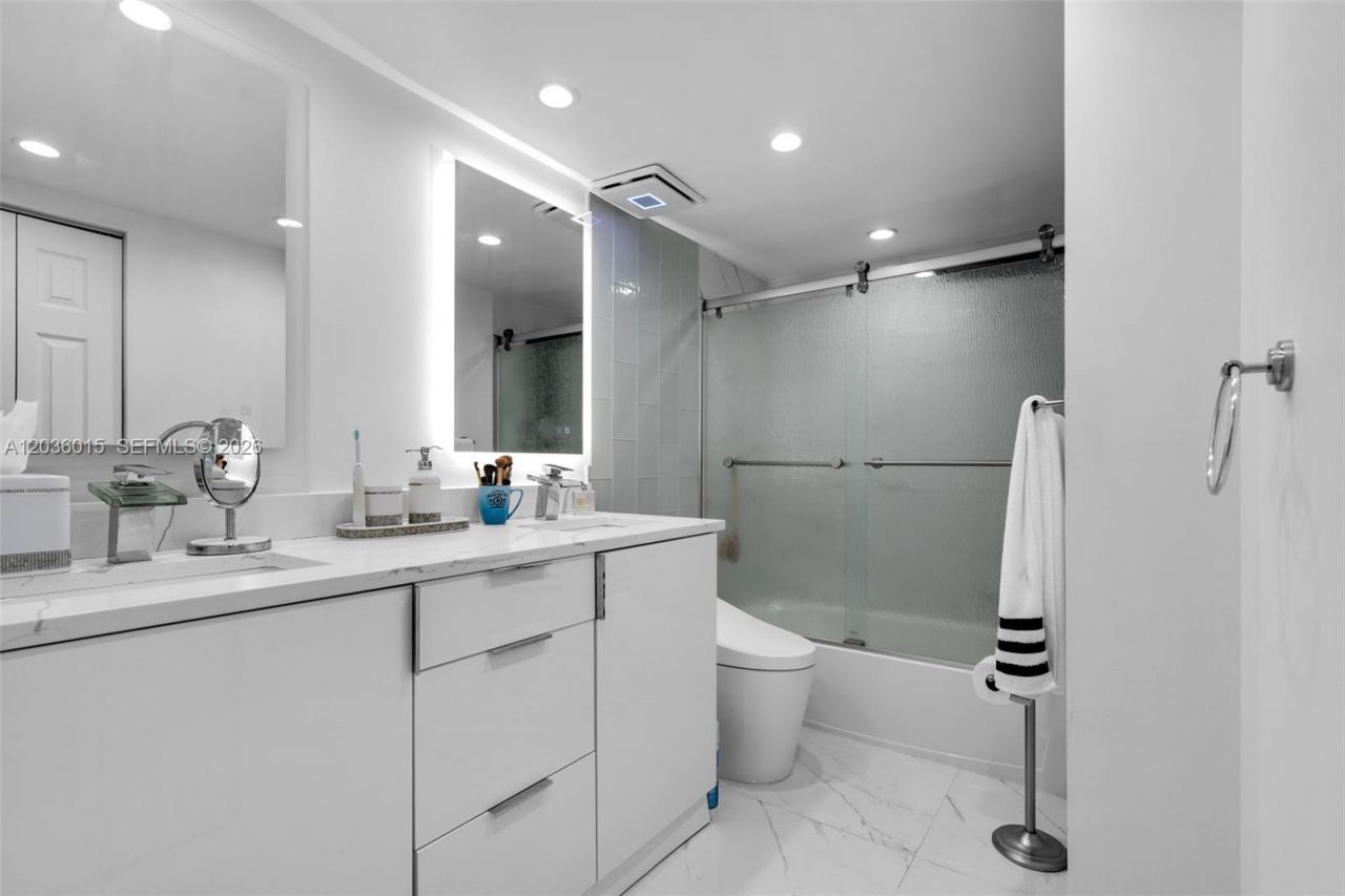 18151 NE 31st Ct , Unit PH205, Aventura, FL 33160 Photo