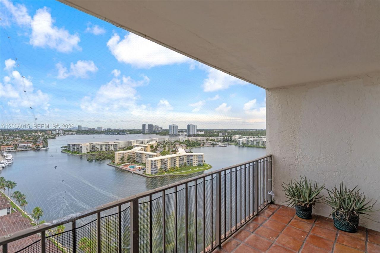 18151 NE 31st Ct , Unit PH205, Aventura, FL 33160 Photo