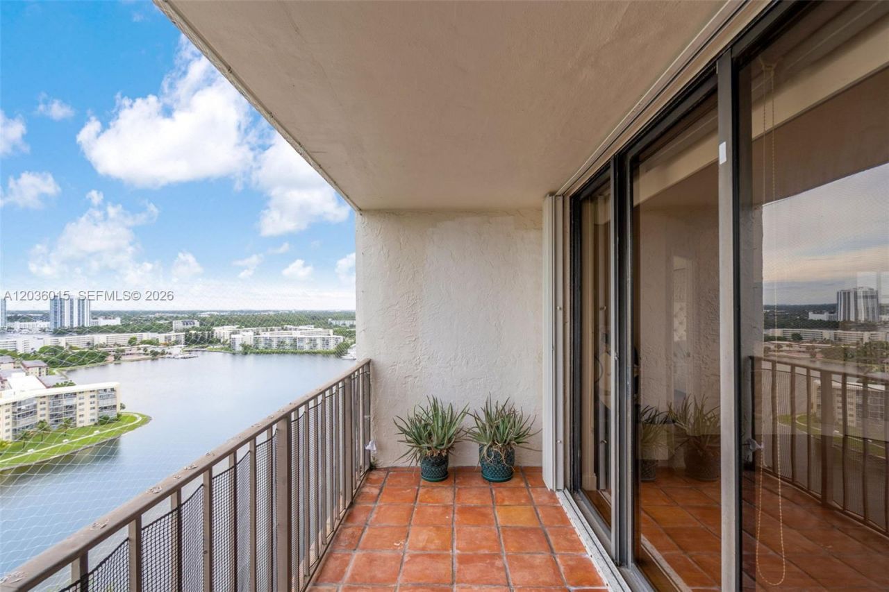 18151 NE 31st Ct , Unit PH205, Aventura, FL 33160 Photo