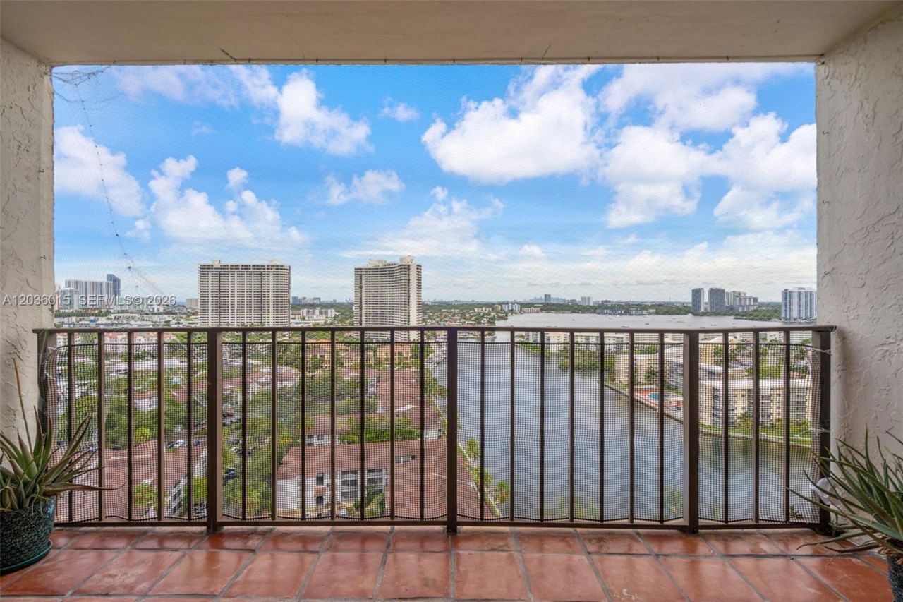 18151 NE 31st Ct , Unit PH205, Aventura, FL 33160 Photo