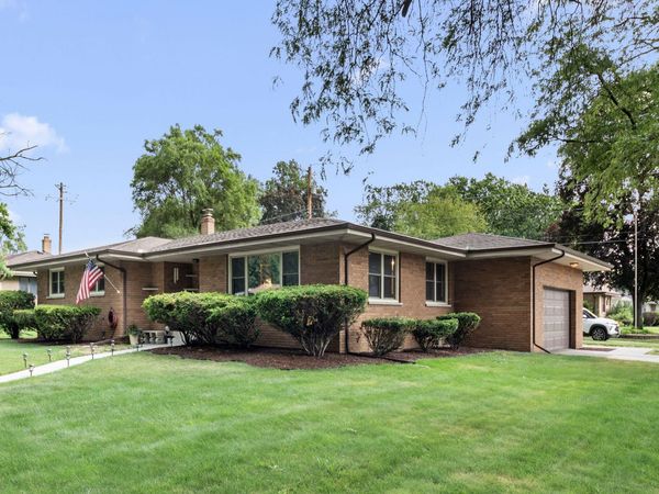8423 Hohman Avenue, Munster, IN 46321