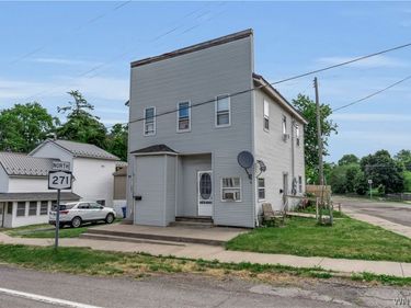 2 N Main Street , Middleport, NY 14105