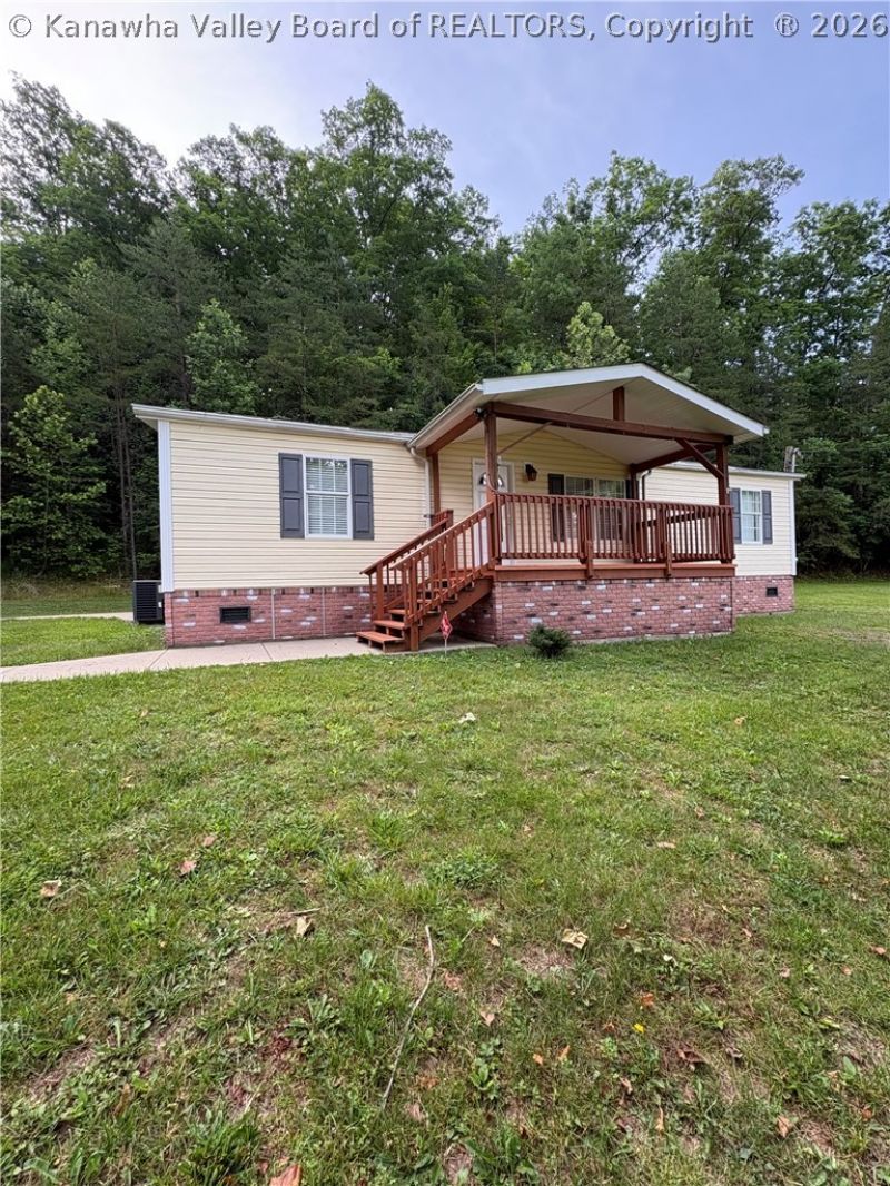 393 Sams Fork Road, Hurricane, WV 25526 Main Photo
