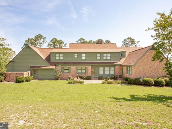 220 Lakeshore Drive, Alma, GA 31510
