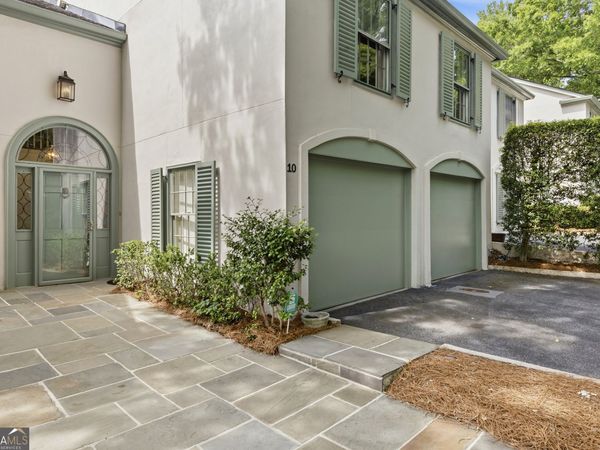 10 Mooregate Square, Unit 10, Atlanta, GA 30327