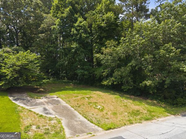 1796 Hunting Creek Lane SE, Conyers, GA 30013
