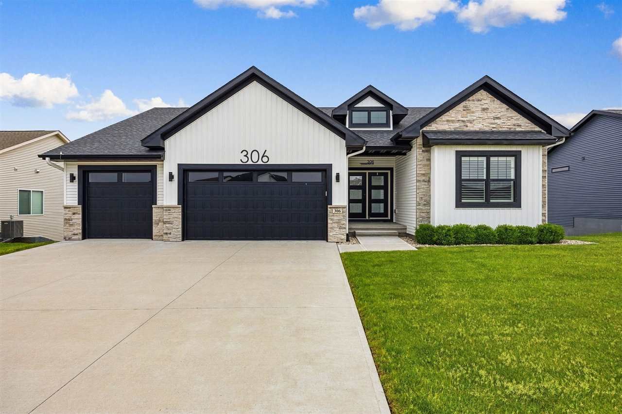 306 Dogwood Ln, Tiffin, IA 52340 Main Photo