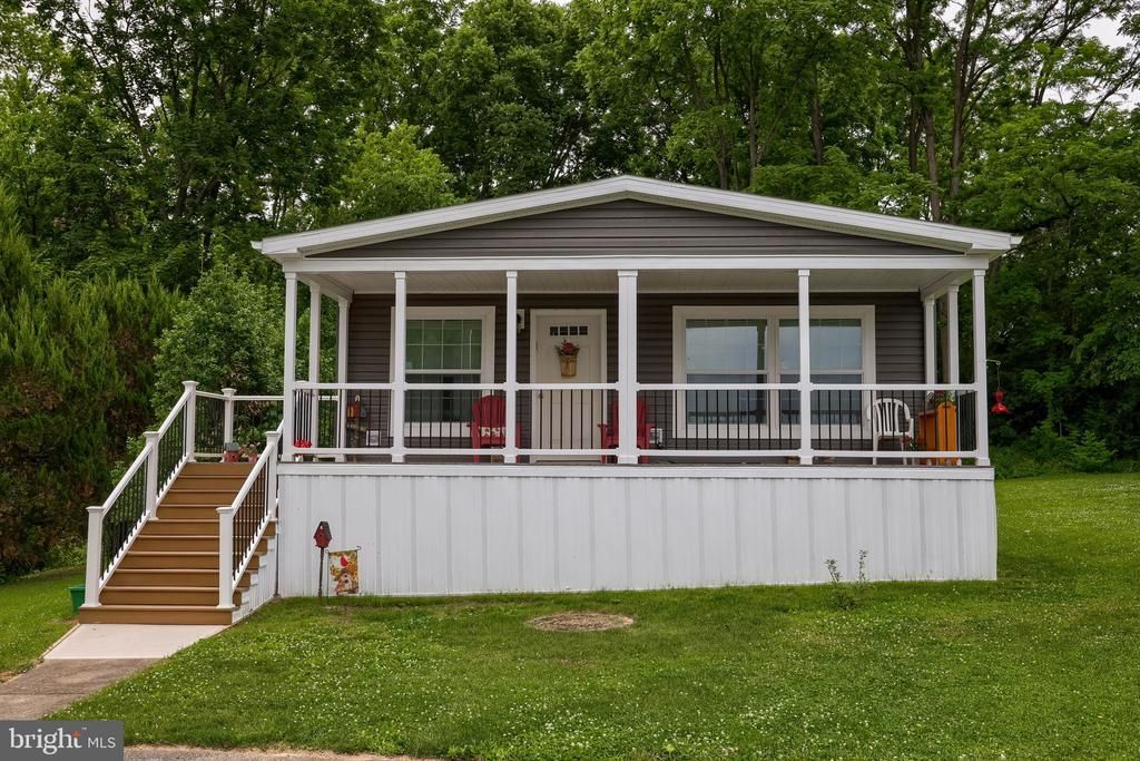 135 Westbrook Drive , Ephrata, PA 17522 Main Photo