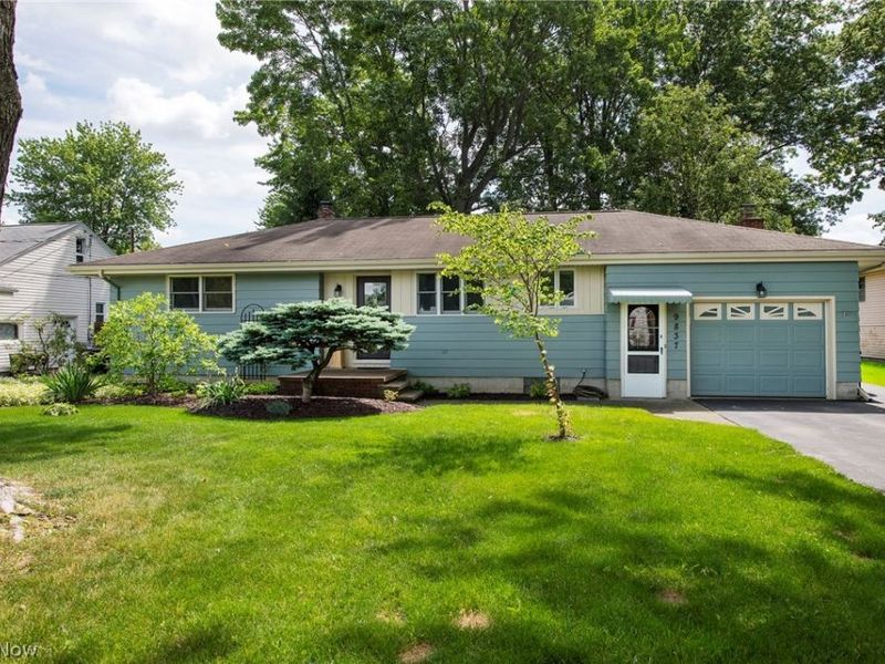9837 Betty Lane, Elyria, OH 44035 Photo 1