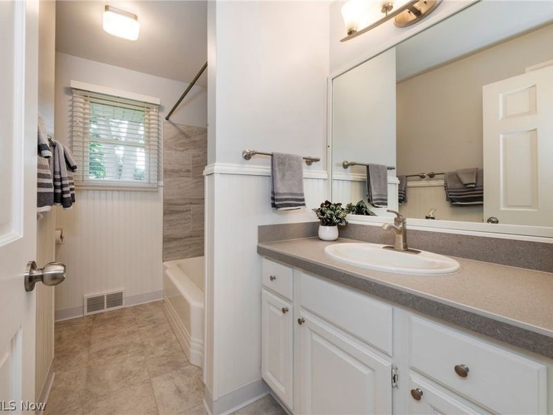 9837 Betty Lane, Elyria, OH 44035 Photo 15