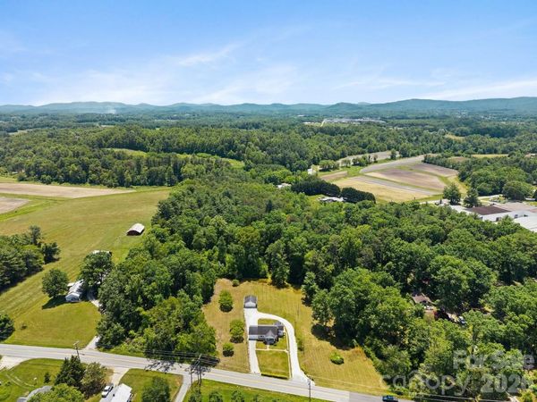 1230 Dana Road , Hendersonville, NC 28792