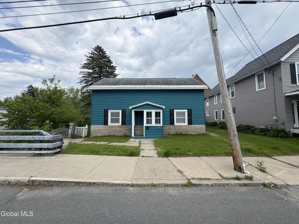 22 Fenwick Street, Ballston Spa, NY 12020