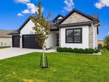 306 Dogwood Lane , Tiffin, IA 52340