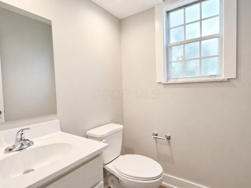 2859 Blossom Avenue, Columbus, OH 43231 Photo 18