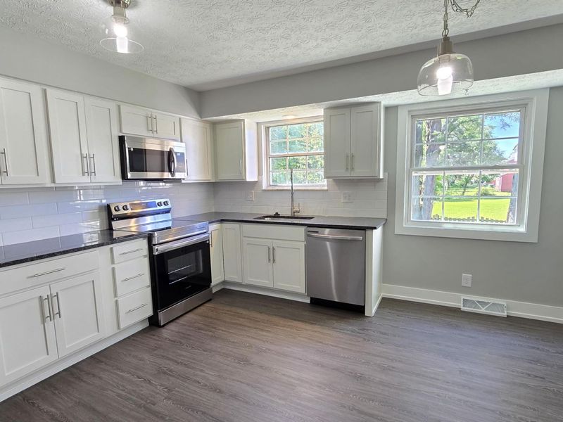 2859 Blossom Avenue, Columbus, OH 43231 Photo 7