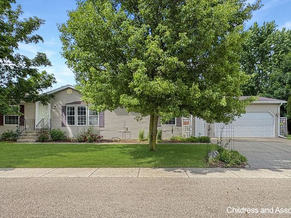 7225 Equine Lane SE, Caledonia, MI 49316