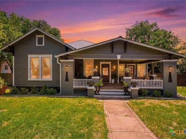 1017 W Hopkins Street , San Marcos, TX 78666