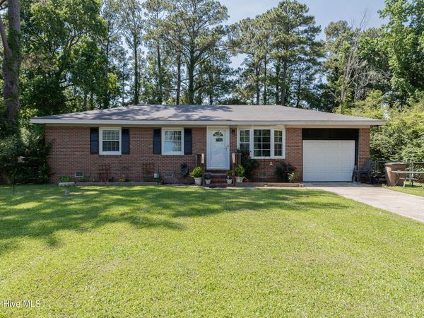 35 Victoria Road , Jacksonville, NC 28546