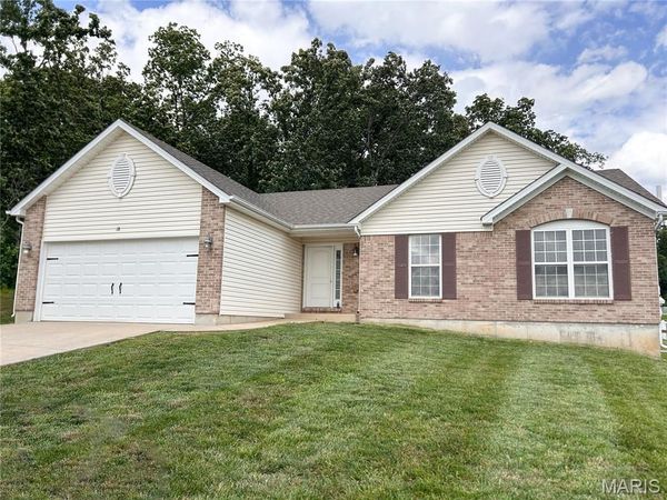 18 Lost Meadow Court , Winfield, MO 63389