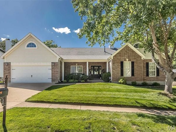 573 Castle Ridge Drive, Ballwin, MO 63021