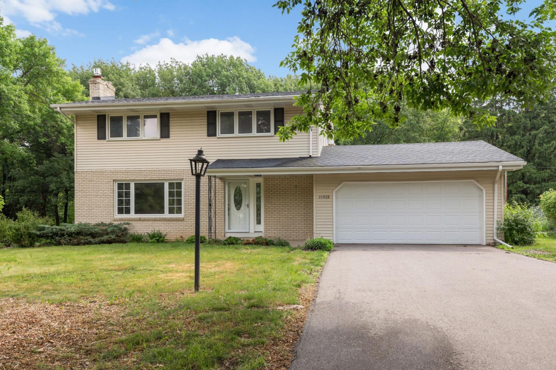 10928 London Drive , Burnsville, MN 55337