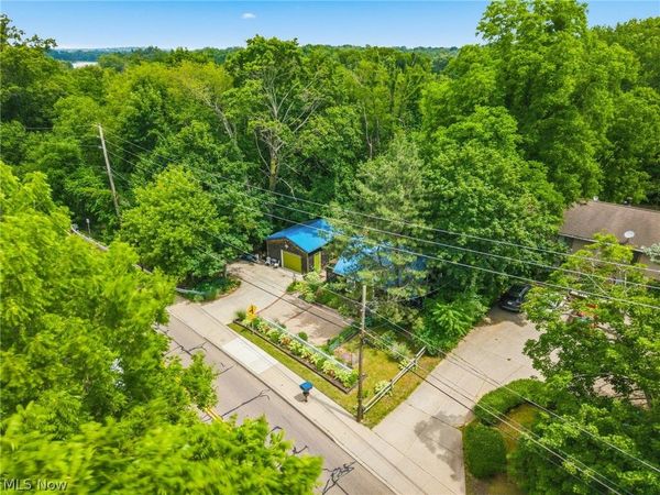 619 Portage Lakes Drive , Akron, OH 44319