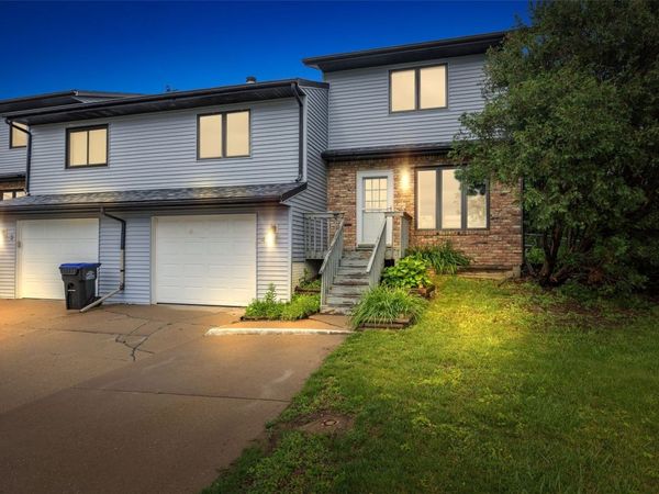 4 South Ridge Court , Coralville, IA 52241
