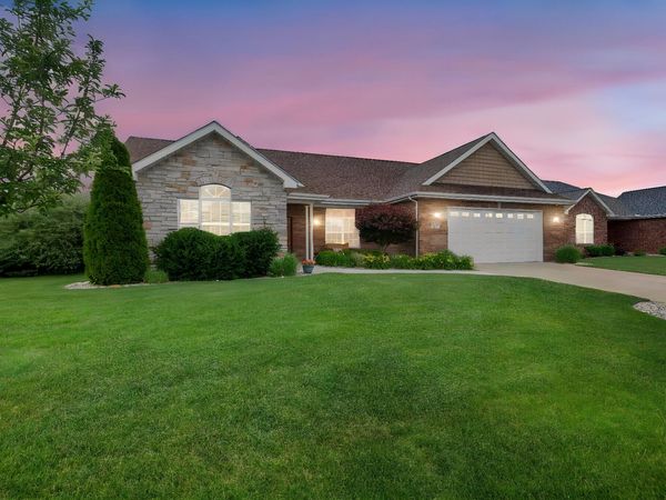 2428 Winesap Street , Schererville, IN 46375