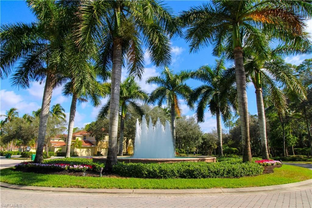 1912 Tarpon Bay Dr N, Naples, FL 34119 Photo