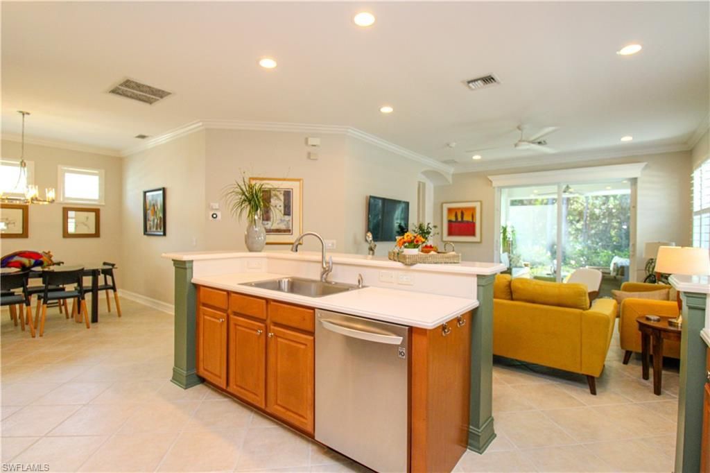 1912 Tarpon Bay Dr N, Naples, FL 34119 Photo