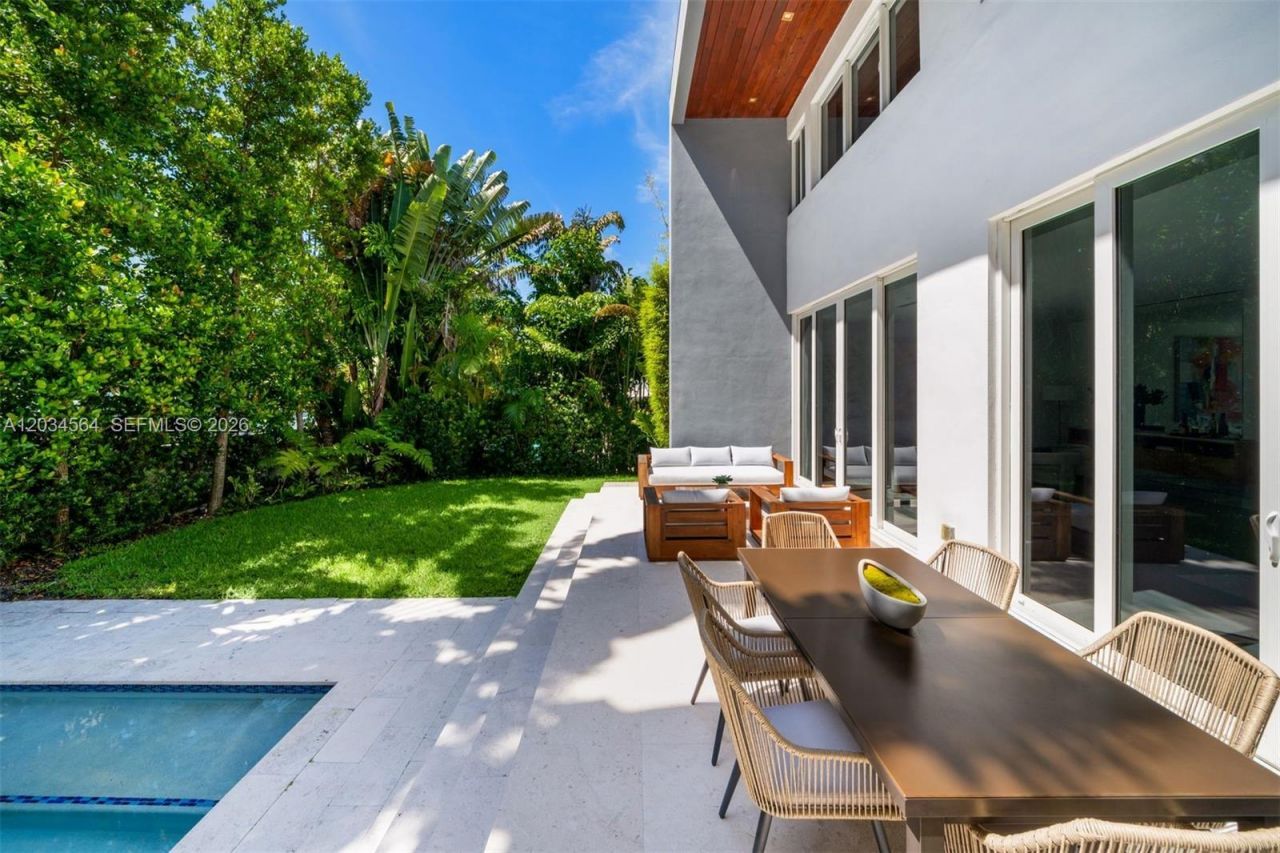 425 Harbor Dr , Key Biscayne, FL 33149 Photo