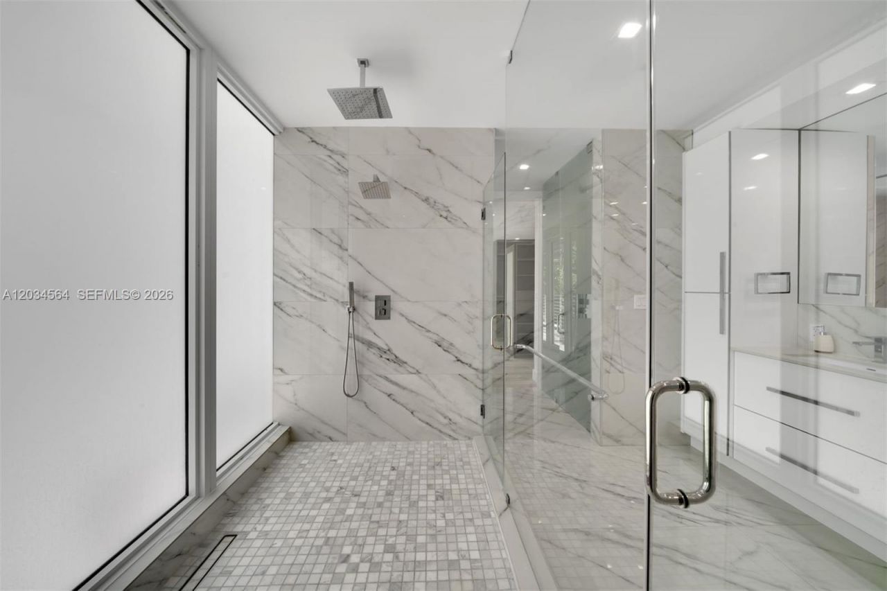 425 Harbor Dr , Key Biscayne, FL 33149 Photo