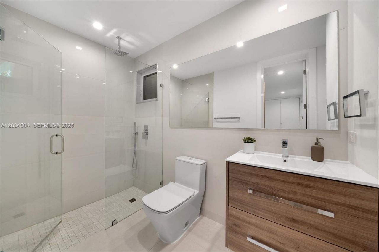 425 Harbor Dr , Key Biscayne, FL 33149 Photo