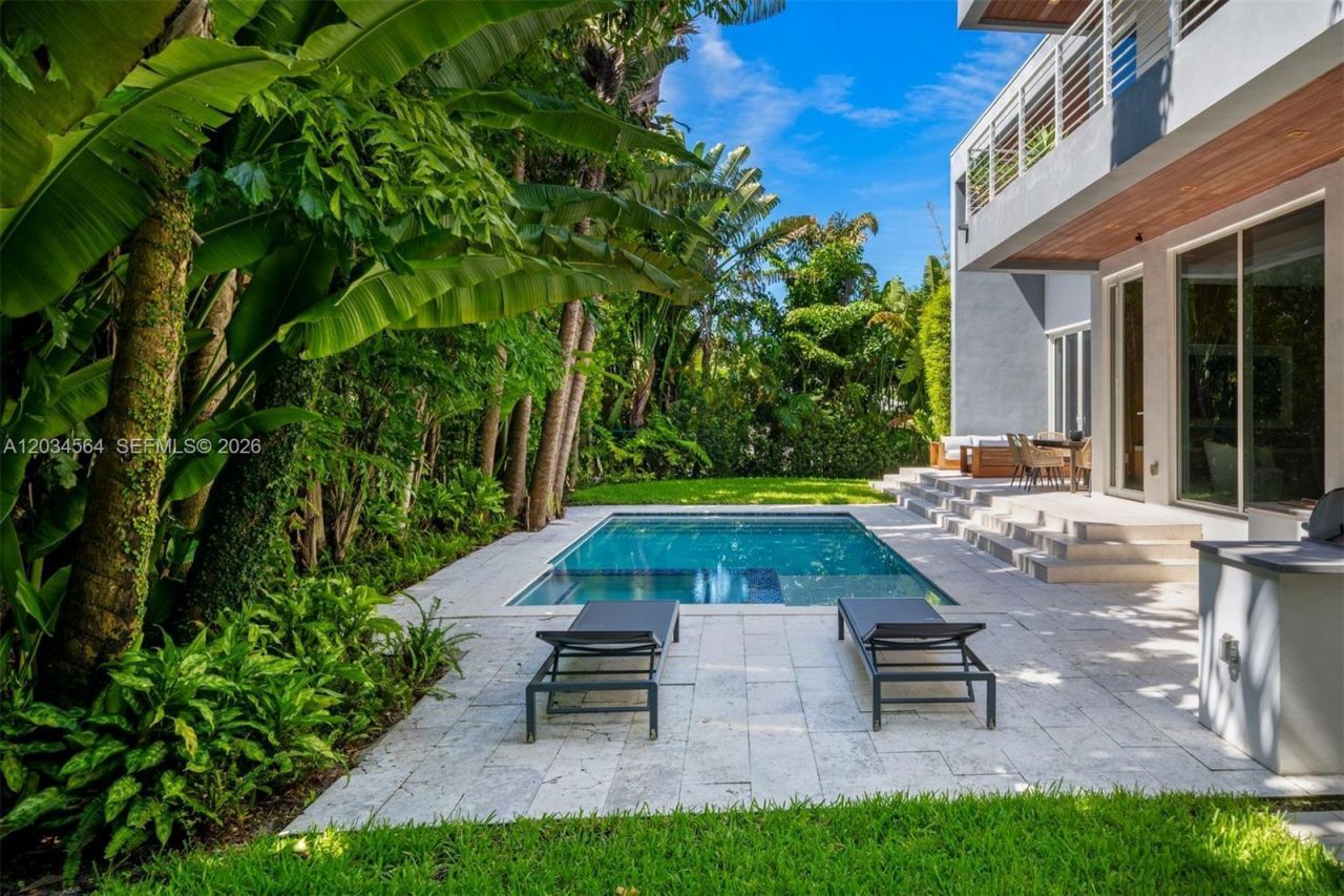 425 Harbor Dr , Key Biscayne, FL 33149 Photo